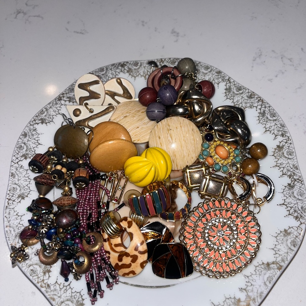 Assorted Women's Jewelry Set